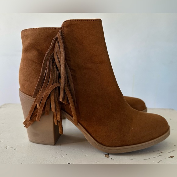 DIVIDED by H&M Cognac Suede Fringe Booties Size 8 - Picture 6 of 9